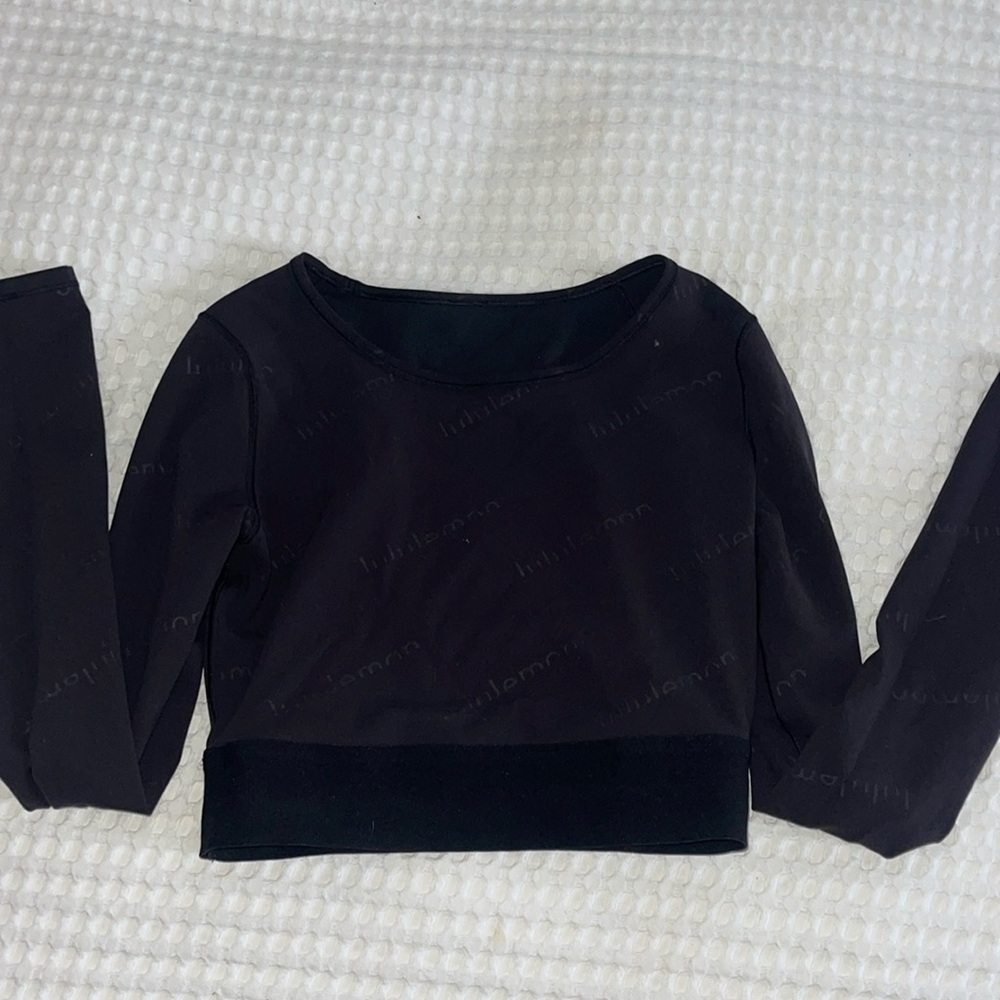 Lululemon black longsleeve